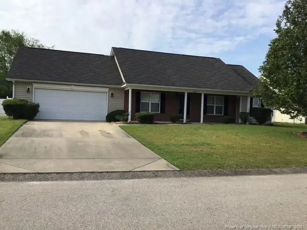 696 Fairfield Circle, Raeford