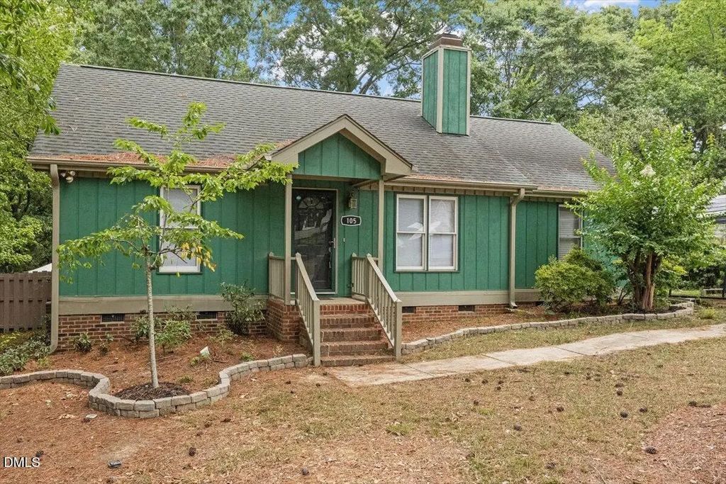 105 Glenn Meadow Court, Garner