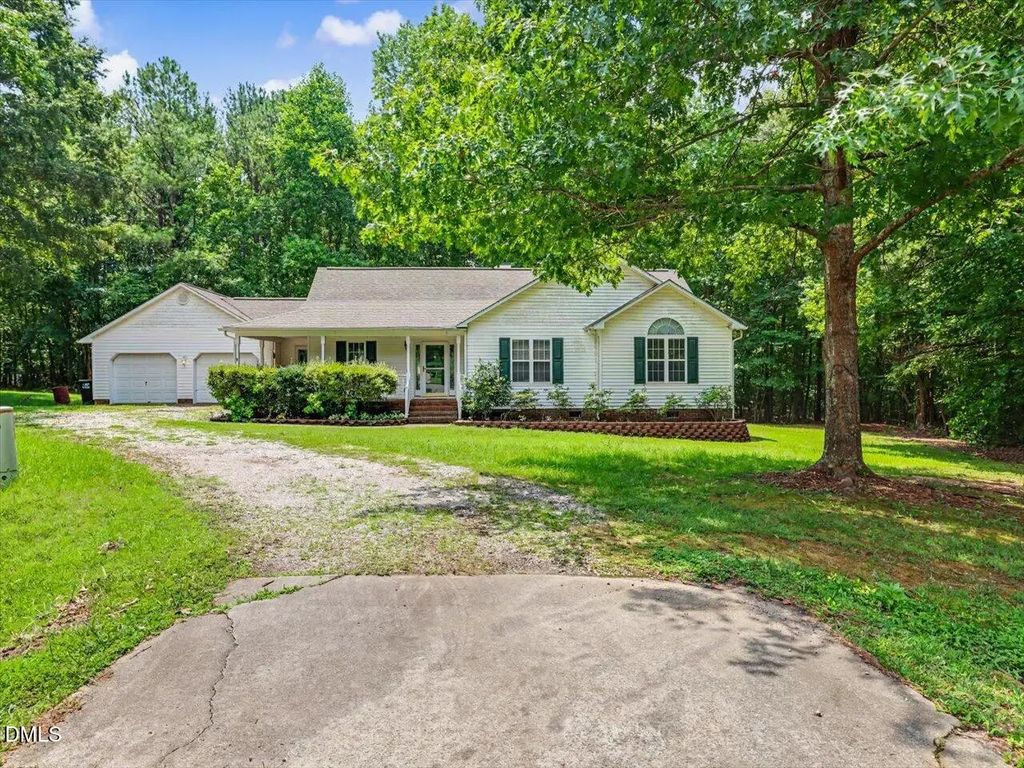 829 Rainer Court, Garner