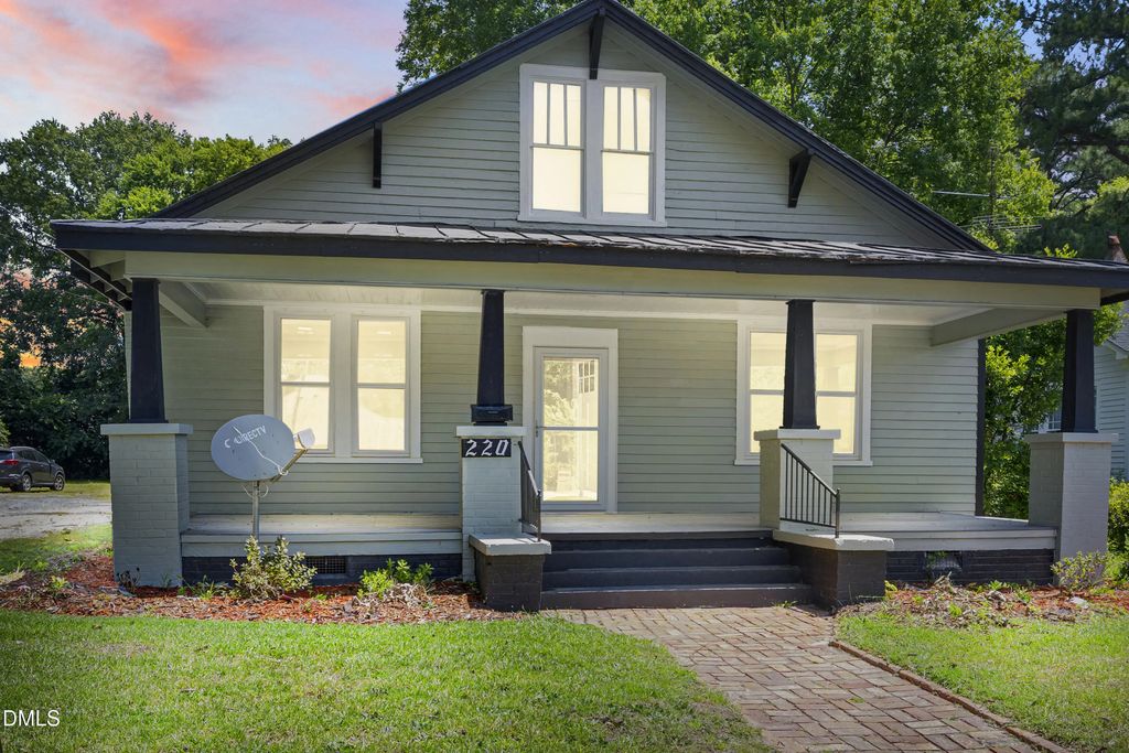 220 Beaman Street, Clinton