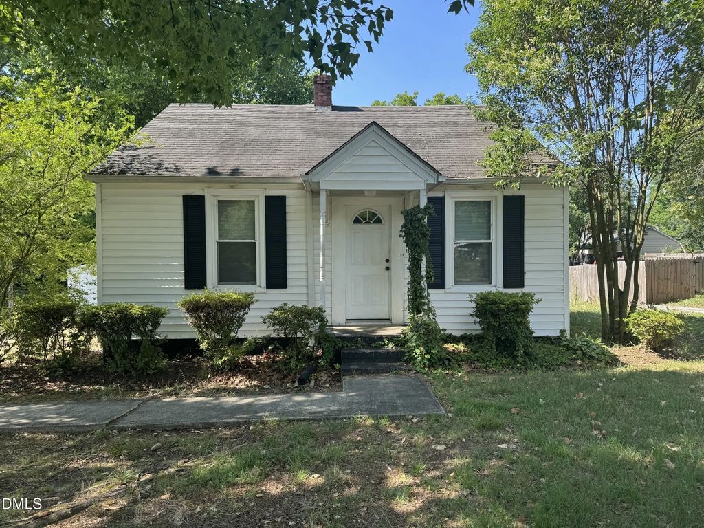 1728 Sharpe Road, Burlington