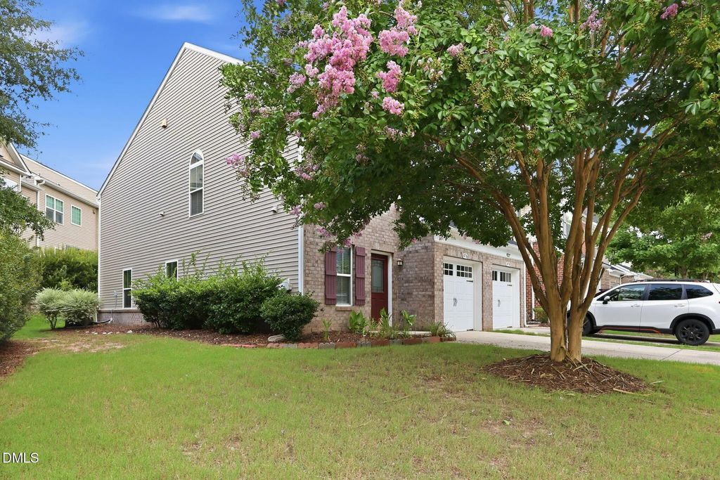 476 Panorama View Loop, Cary