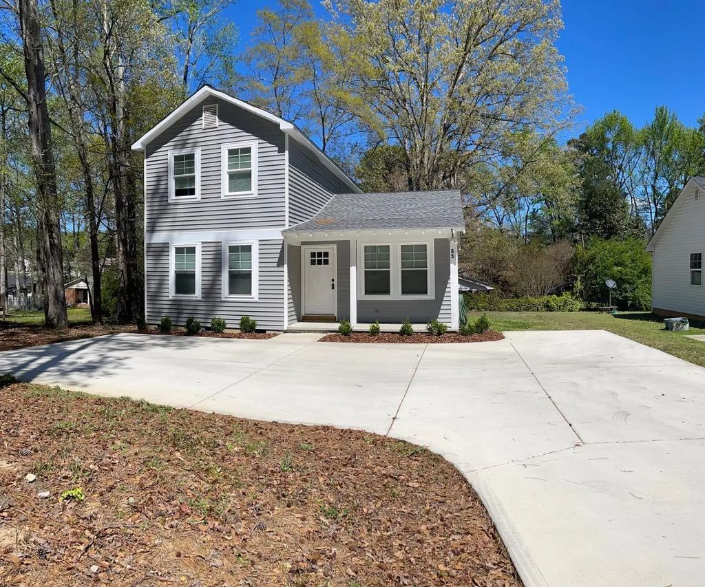 65 Lester Street, Angier