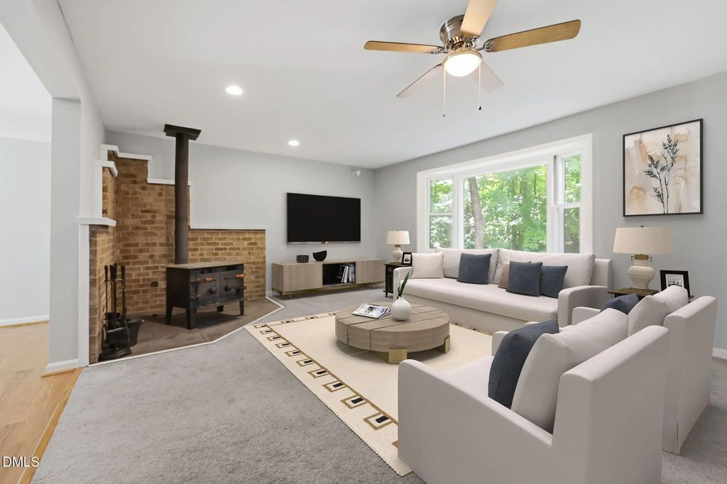 419 Calvary Court, Hillsborough
