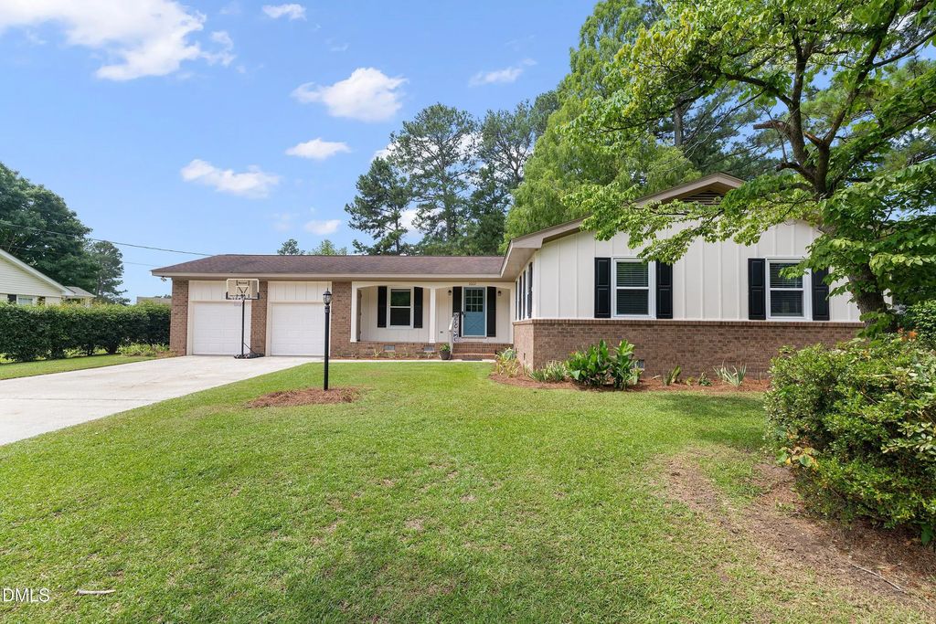 1002 E Maplewood Drive, Benson