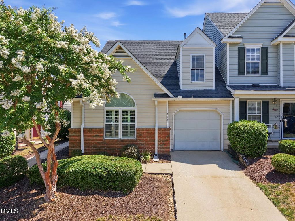 2736 N Keswick Way, Greensboro