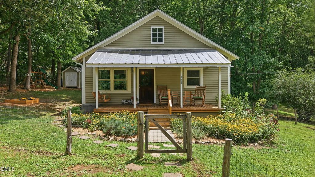 741 Latimer Street, Hillsborough