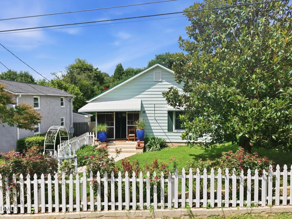 300 Jones Avenue, Hillsborough