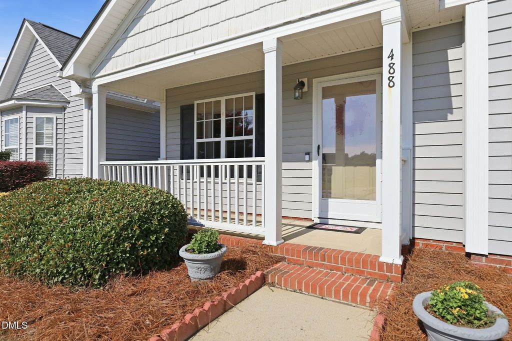 488 Pinecroft Drive, Clayton