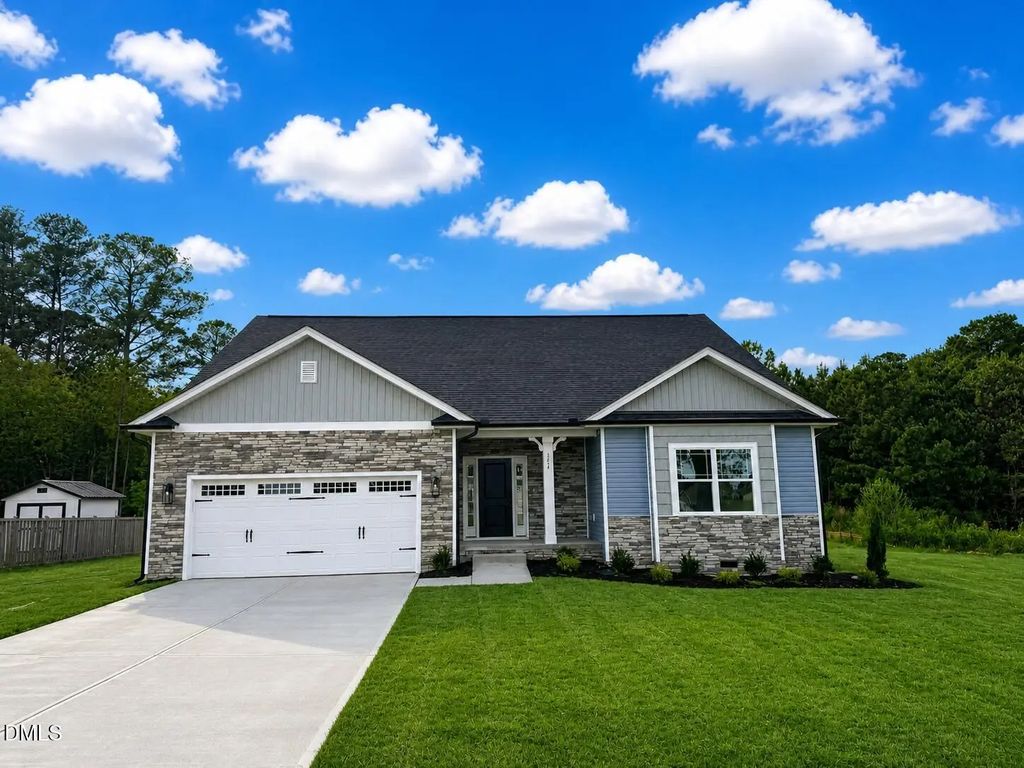 103 Jackson Rdg Way, Pikeville