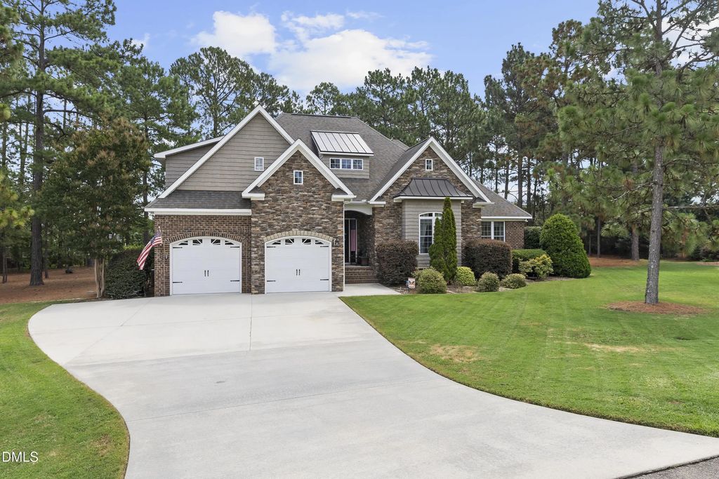 107 Tomahawk Court, Whispering Pines
