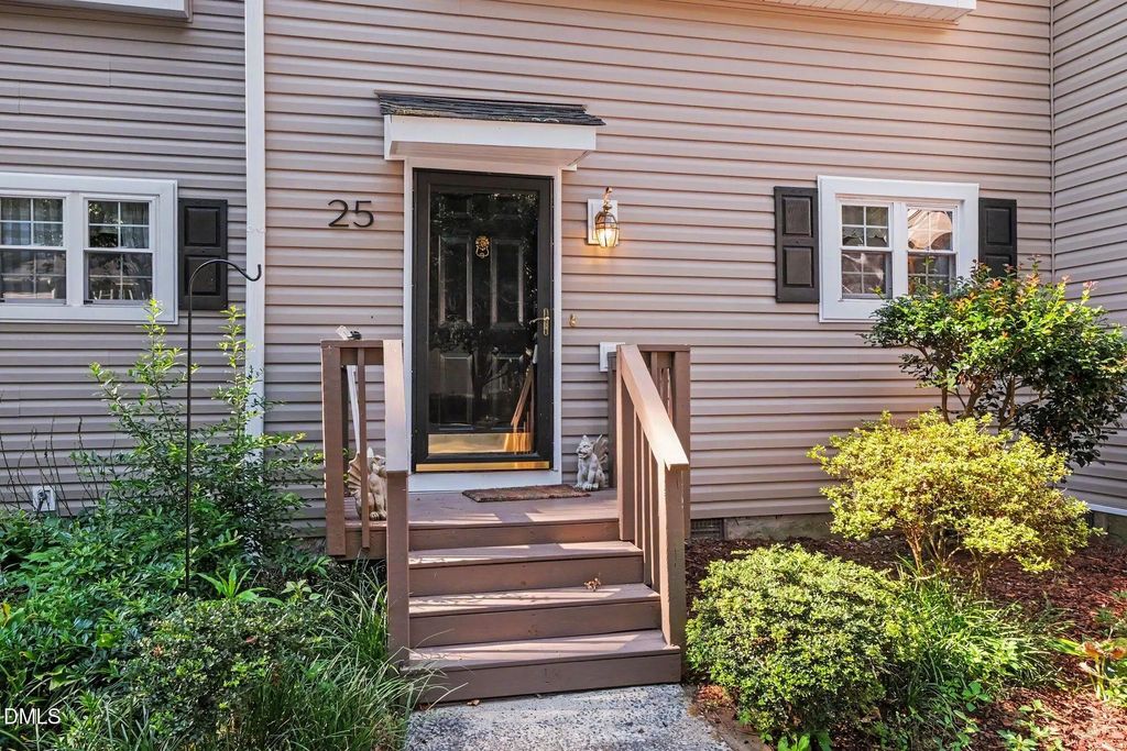 25 Willow Bridge Drive, Durham