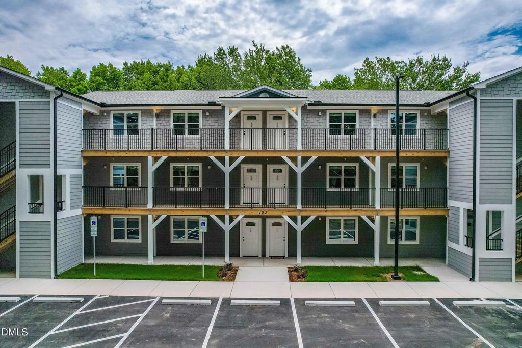 303 Linwood Street 203, Apex