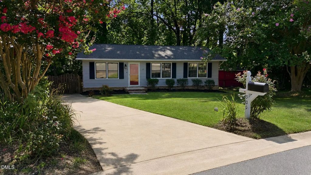 909 Bryn Mawr Court, Apex