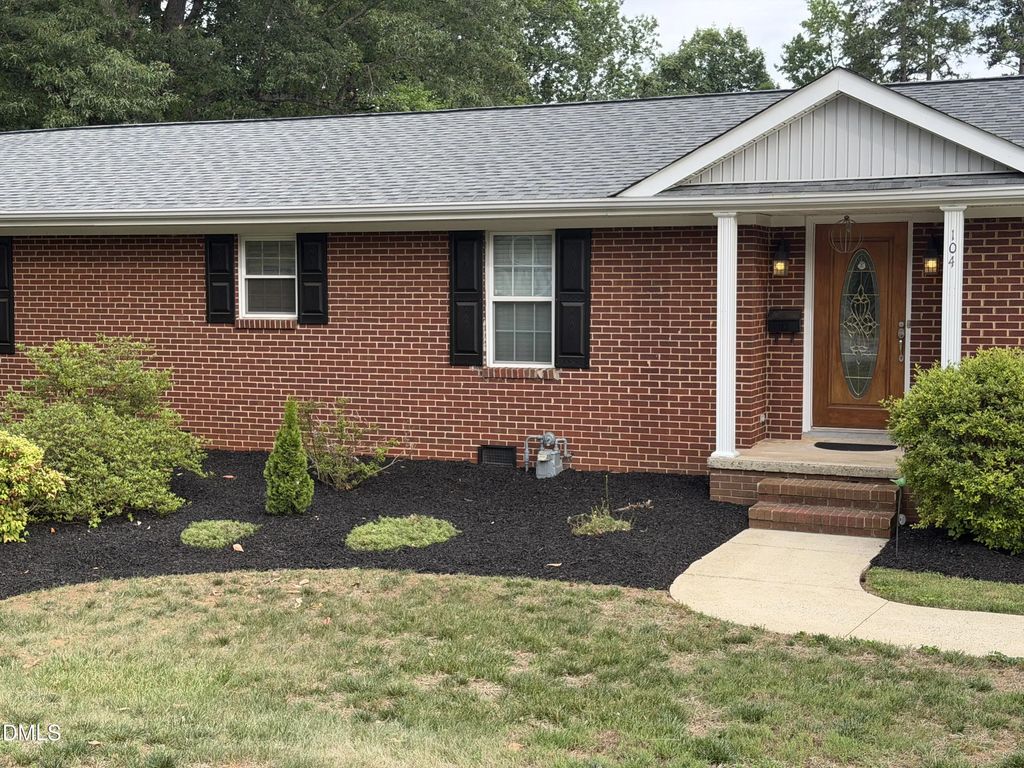 2012 S Mebane Street 104, Burlington
