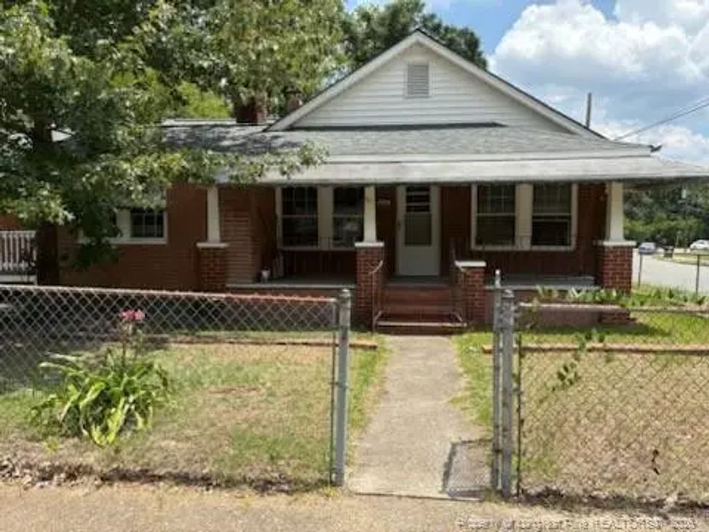 911 Henderson Avenue, Fayetteville