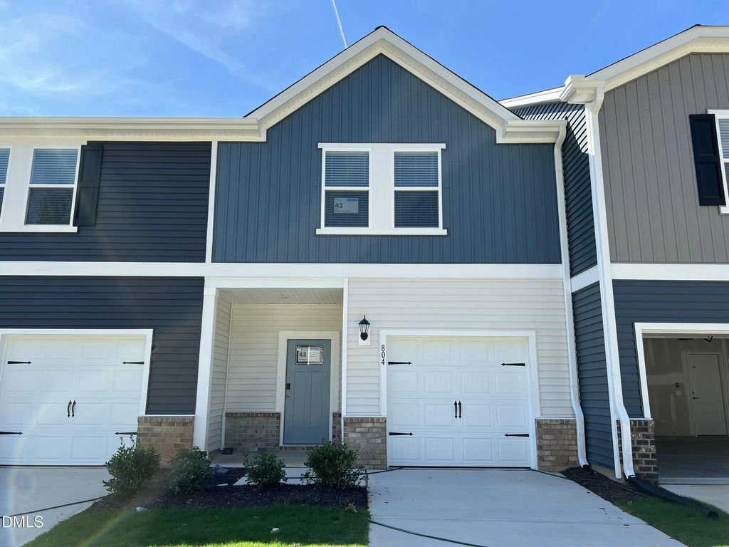 804 Stream View Court, Mebane