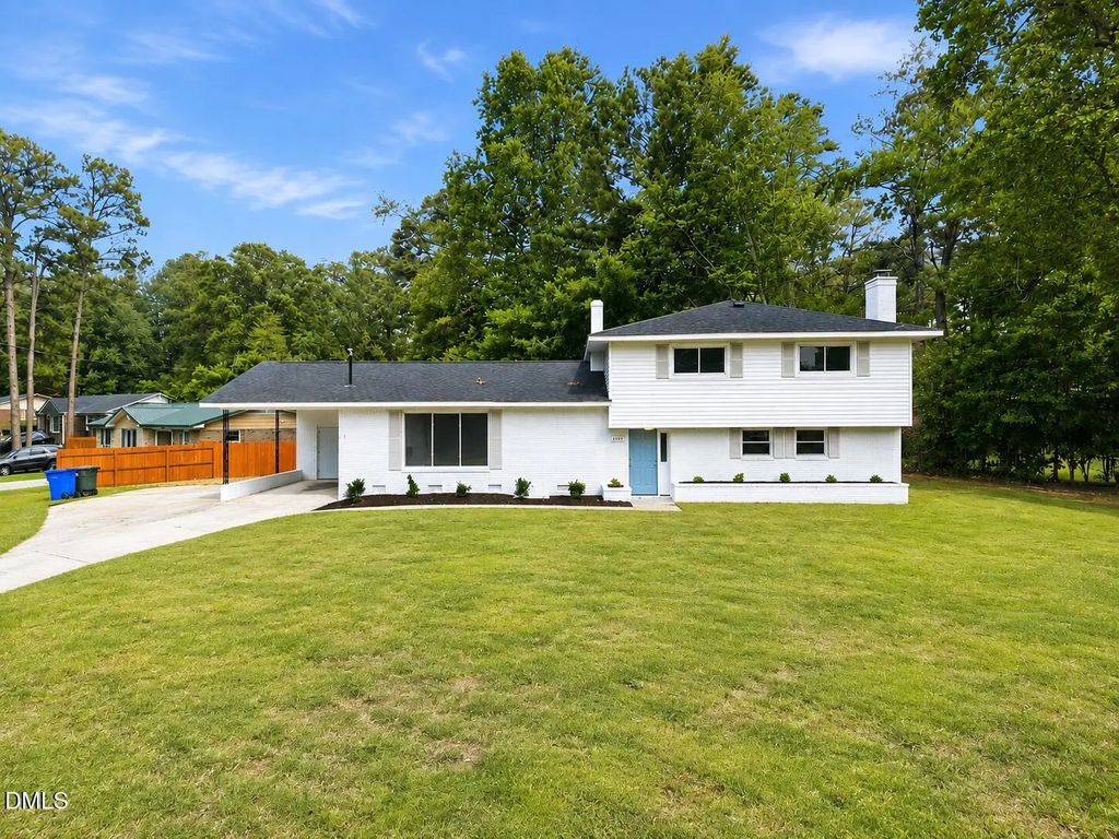 6326 Cool Shade Drive, Fayetteville