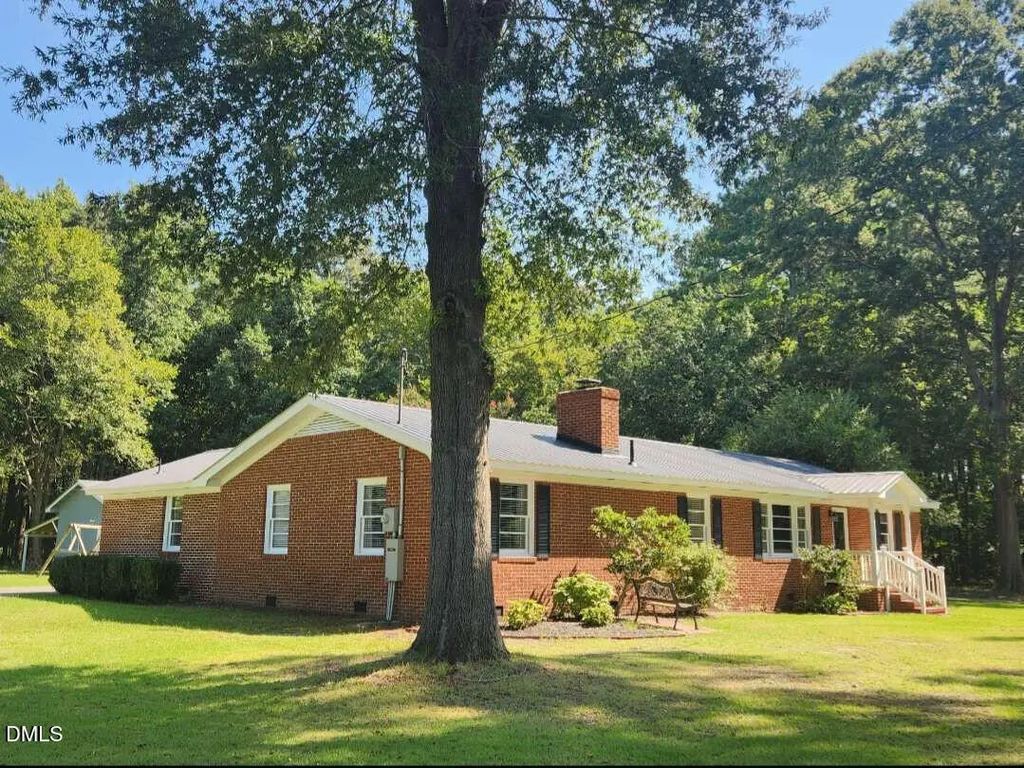 121 Old Moore Road, Selma