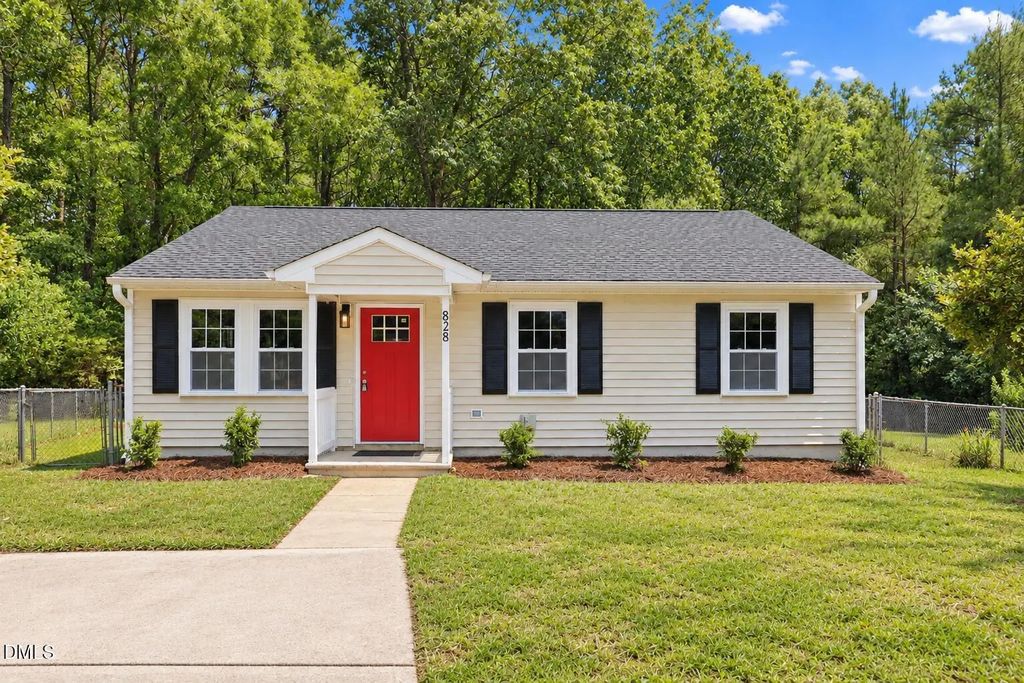 828 Shari Court, Durham