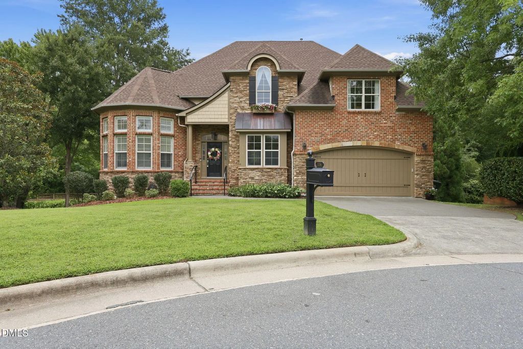 114 Castle Garden Street, Cary