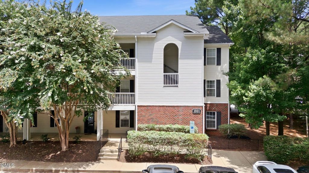 1801 Trailwood Heights Lane, Raleigh