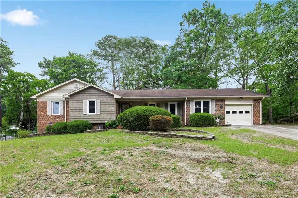 1712 Valley Ridge Drive, Fayetteville