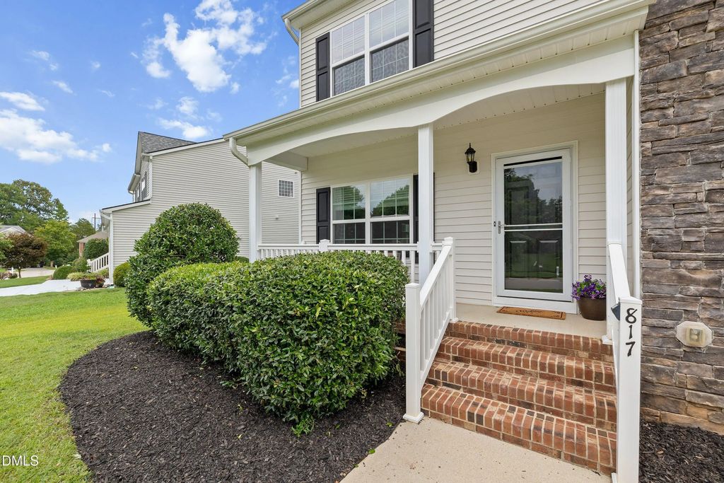 817 Edgeware Way, Wake Forest