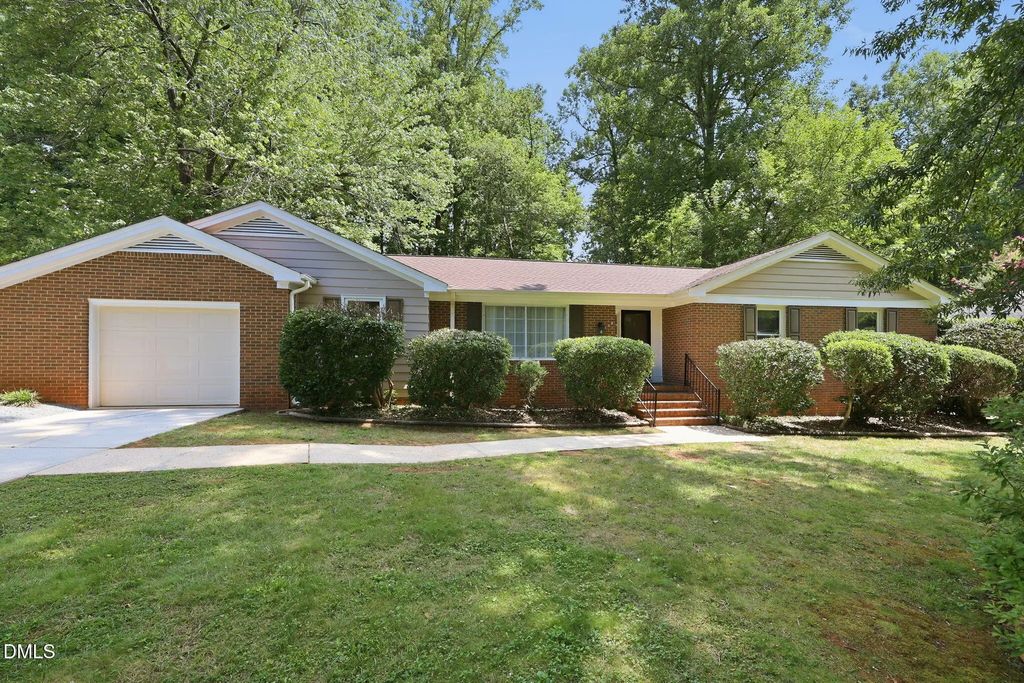 409 Oakridge Road, Cary