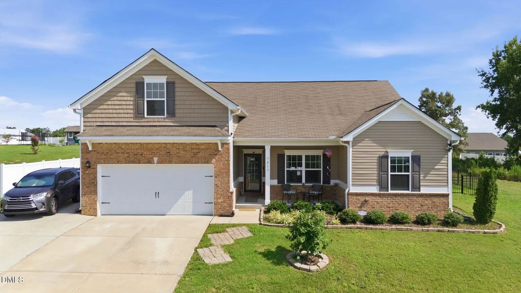 213 Fenella Drive, Four Oaks