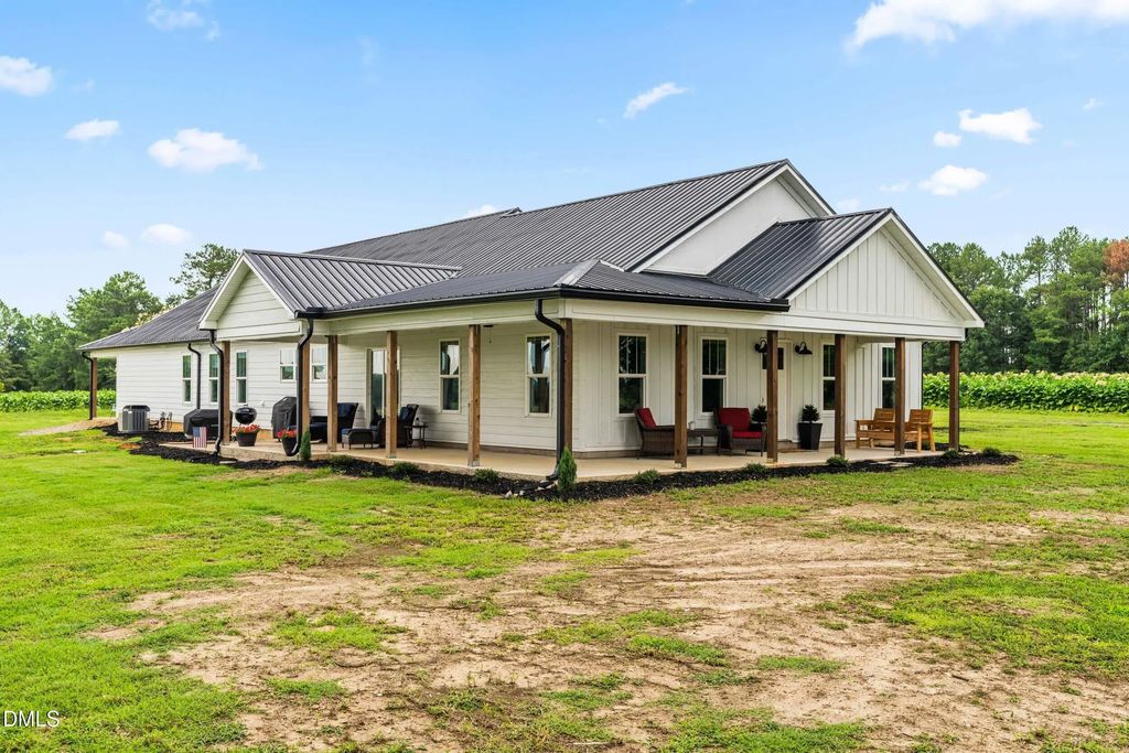 202 Grays Lane, Angier