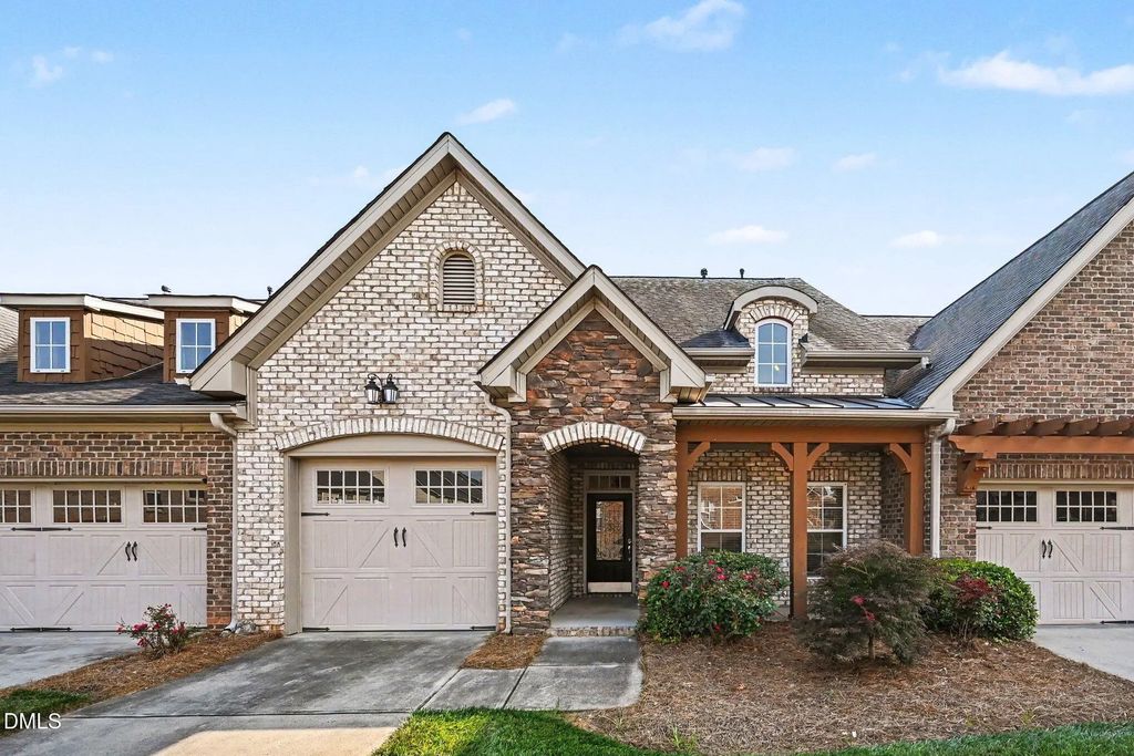 1942 Tweed Lane, Burlington