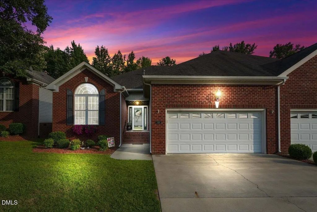 208 Commonsgate Drive, Goldsboro