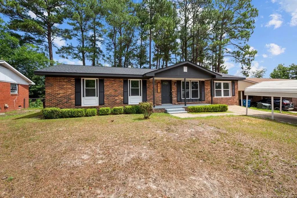 5490 Lindale Court, Fayetteville