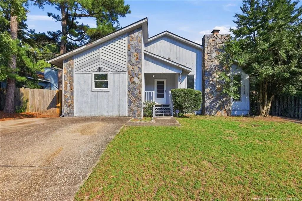 5532 Deep Hollow Court, Fayetteville