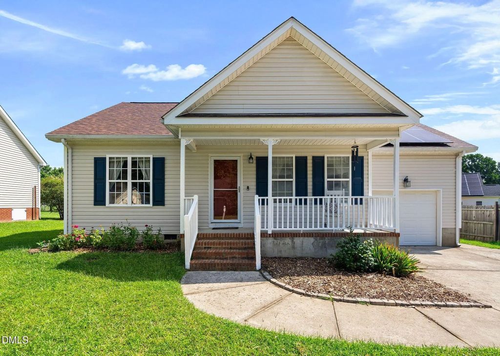 211 Courtland Drive, Angier