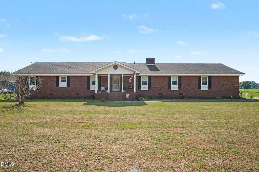 7128 N Carolina 242, Dunn