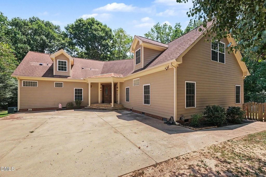 2700 Misty Glen Trail, Raleigh