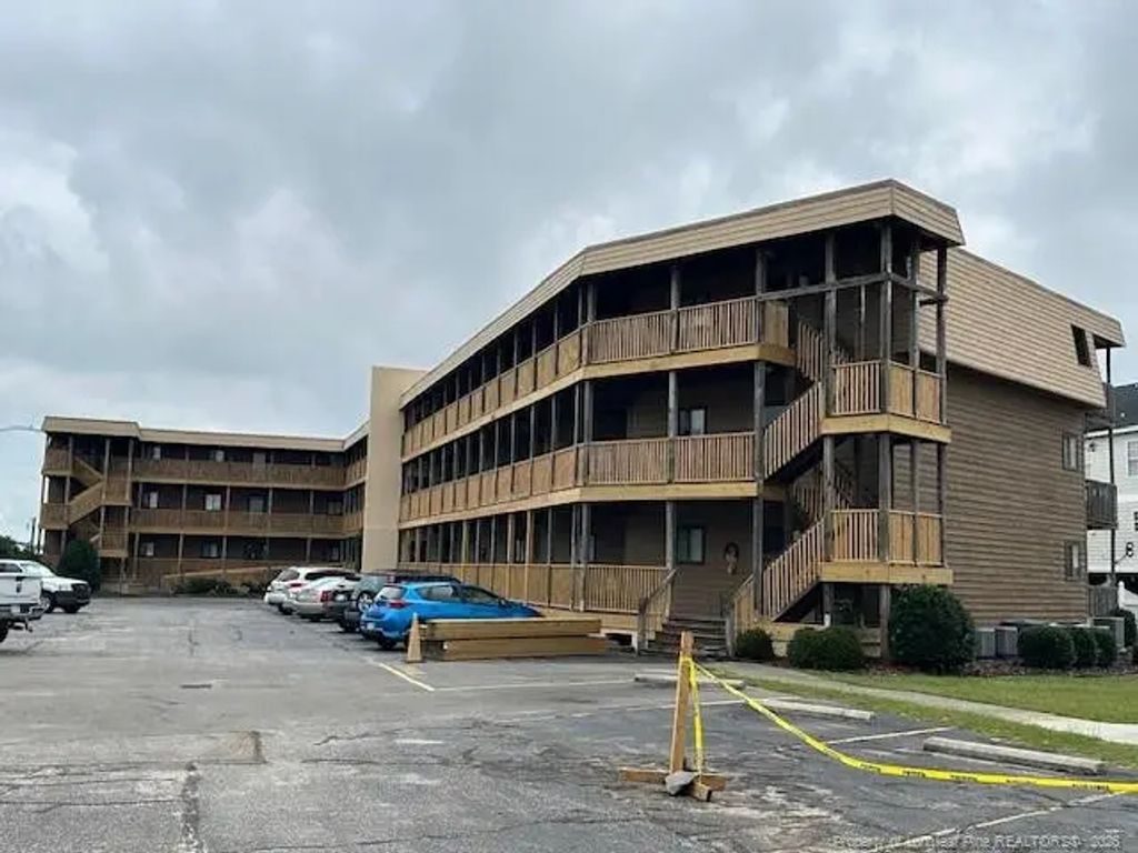 110 Lake Place Condo Drive, Elizabethtown