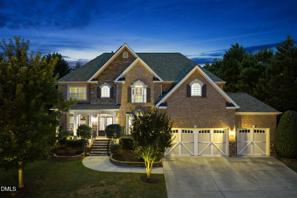 305 Ambermore Place, Cary