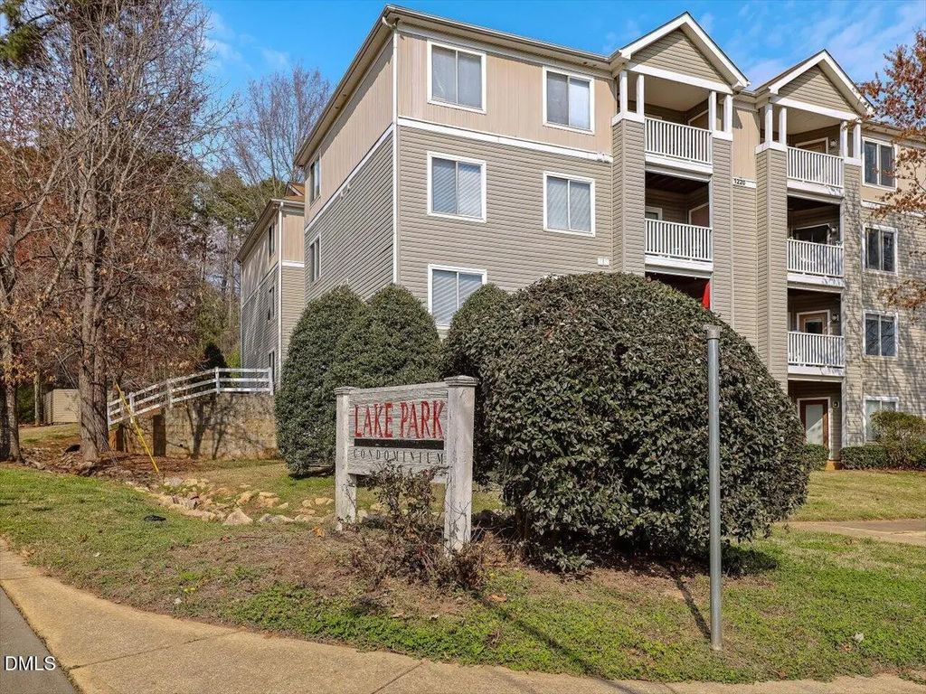 1231 University Court 304, Raleigh