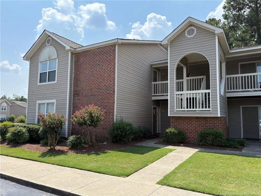 676 Bartons Landing Place 5, Fayetteville