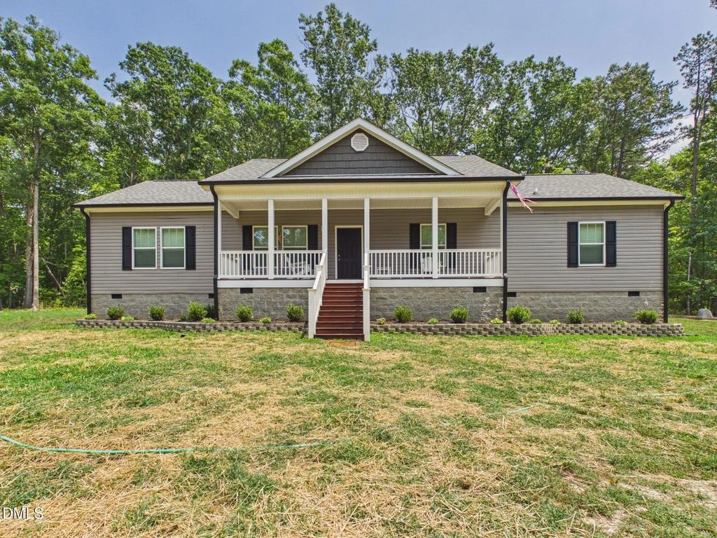 635 Manor Drive, Timberlake
