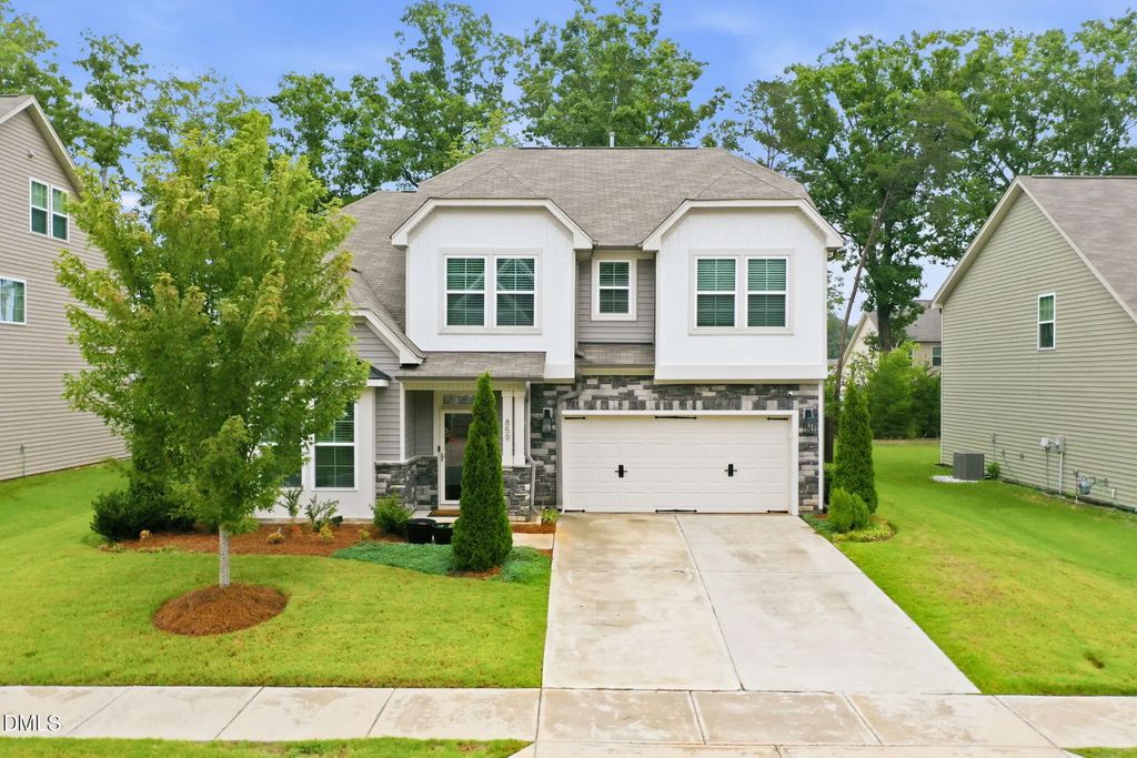 859 Royal Oak Lane, Mebane