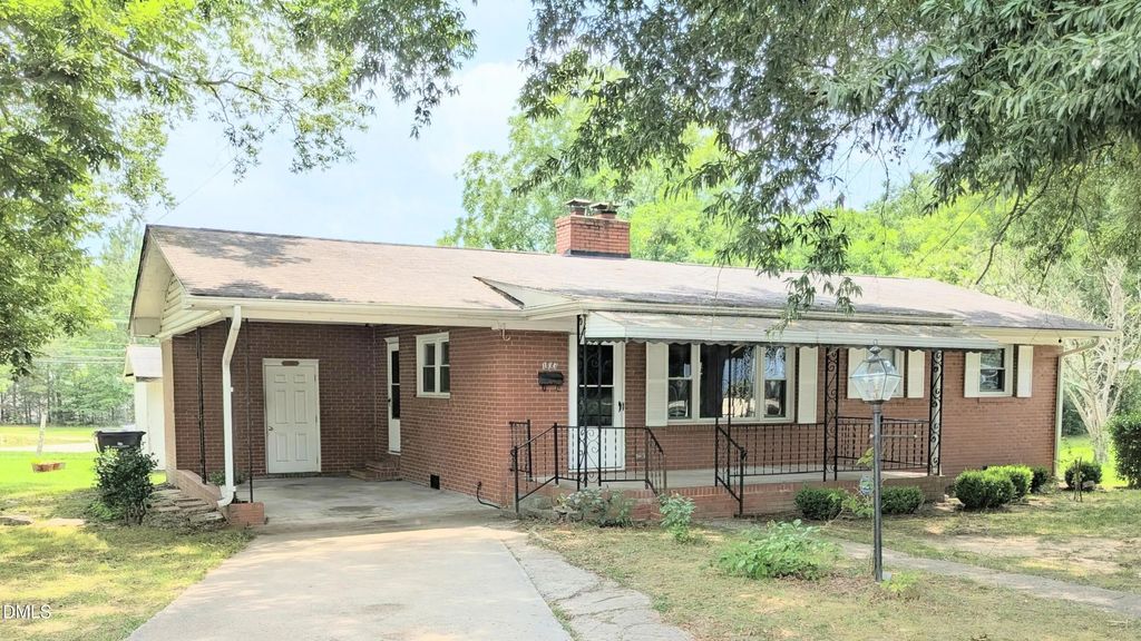 103 Hayes, Louisburg