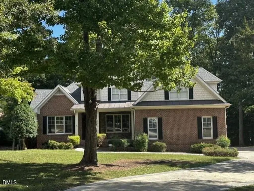 273 Brown Bear, Chapel Hill