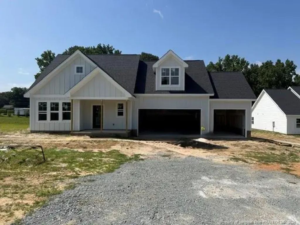 147 Croatoke Court, Angier