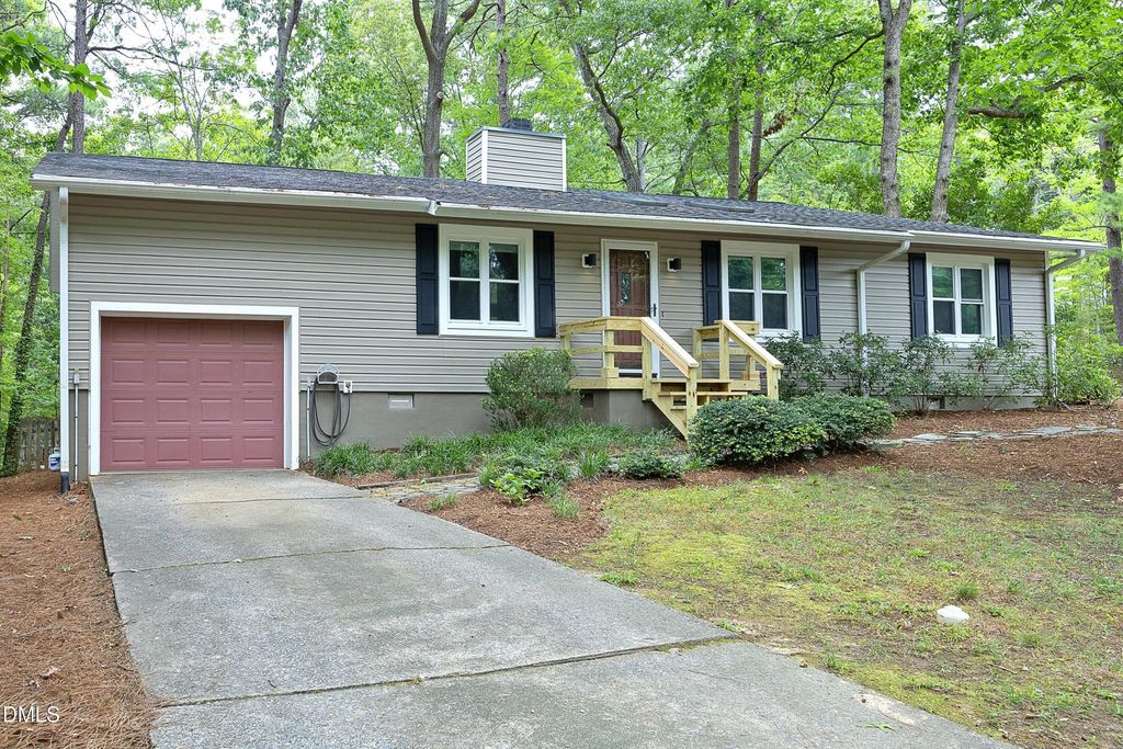 200 Honeysuckle Lane, Cary