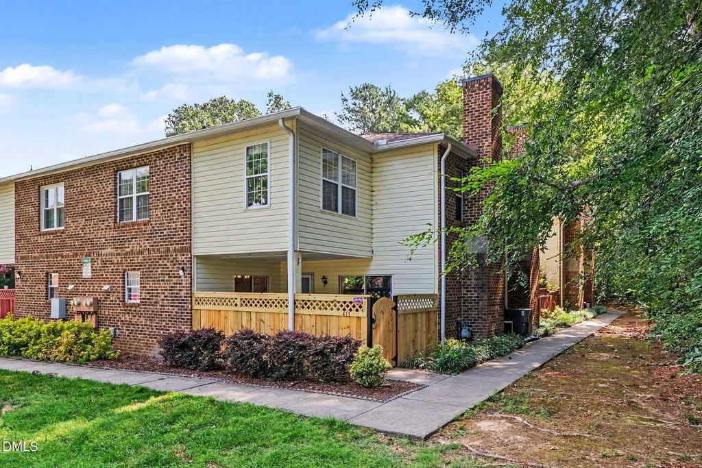 473 Summerwalk Circle, Chapel Hill