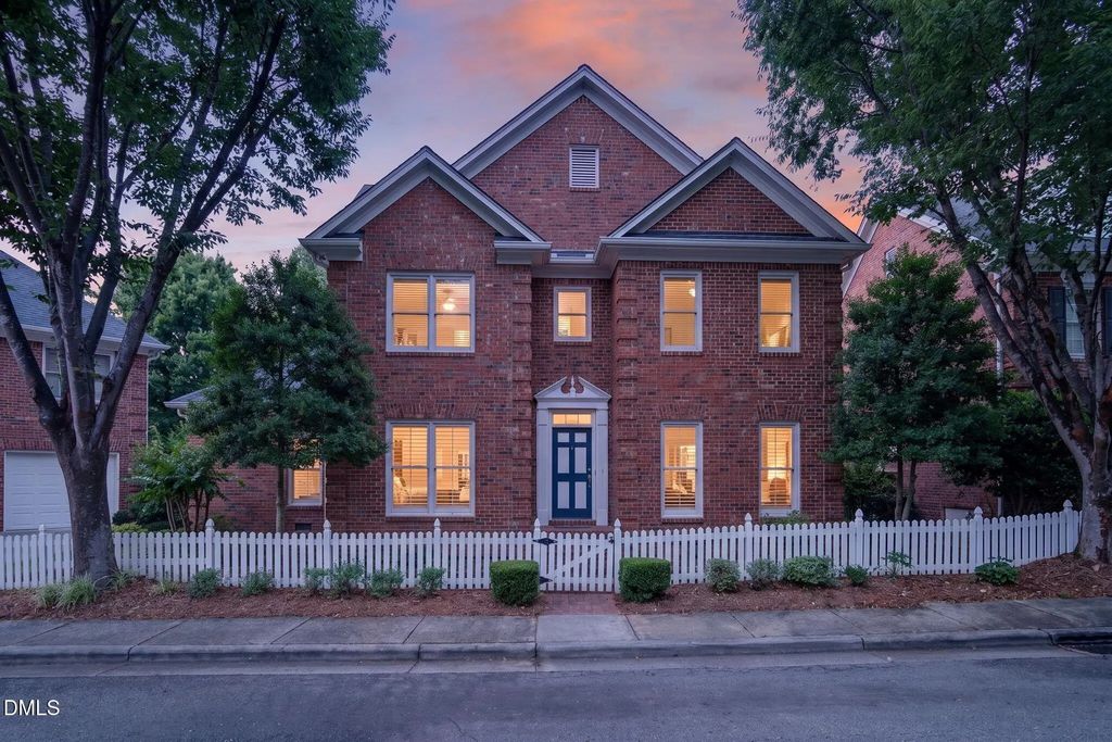 14 Checkerberry Square, Greensboro